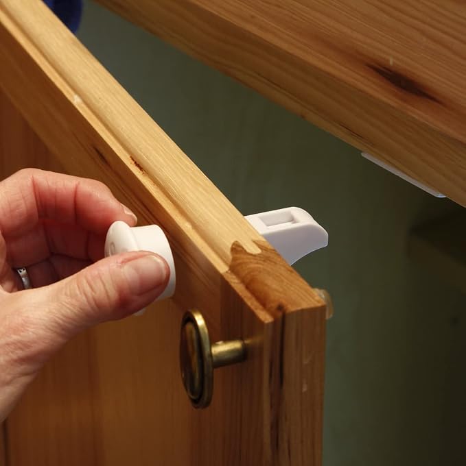 Little Lovlies™ Magnetic Child Safety Cabinet Locks – Easy Install, No-Drill, Strong 3M Adhesive, 4 Locks + 1 Key, Ideal for Cabinets, Drawers, and Furniture – White