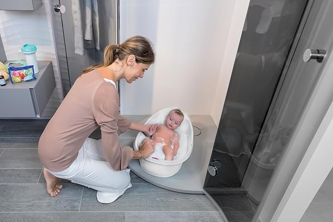 BEABA by OKBaby, Onda Baby Bath, Ergonomic Multi-Position tub for Infants and Babies up to 12 Months, Integrated Water Thermometer, Made in Italy, White