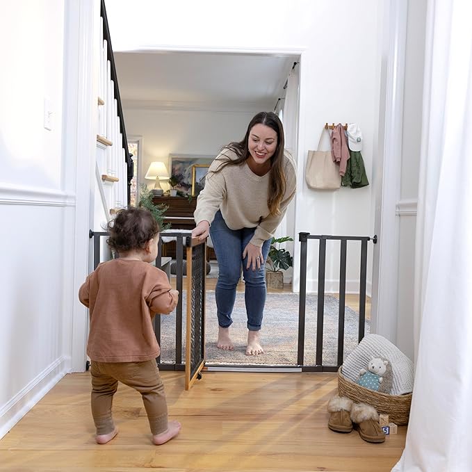 Ingenuity Ingenuity Thruway 60XW Series Extra Wide Safety Pet&Baby Gate,30"-60" Wide,26" Tall,Pressure or Hardware Mounted,Install Wall to Wall in Doorway or Stairway?“Honey Oak Stained Wood&Metal
