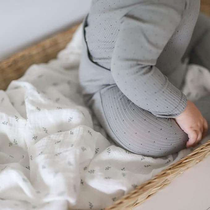 Ely's & Co. Cotton Muslin Swaddle Blanket 1-Pack ??100% Cotton Muslin Extra-Large Swaddle Blankets (47??x 47?? Printed (Sage Leaf)