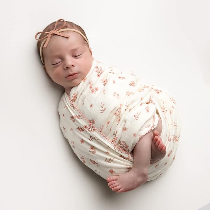 Ladore Baby Gifts Swaddle Blanket & Cloth Set (Florel/Girls)