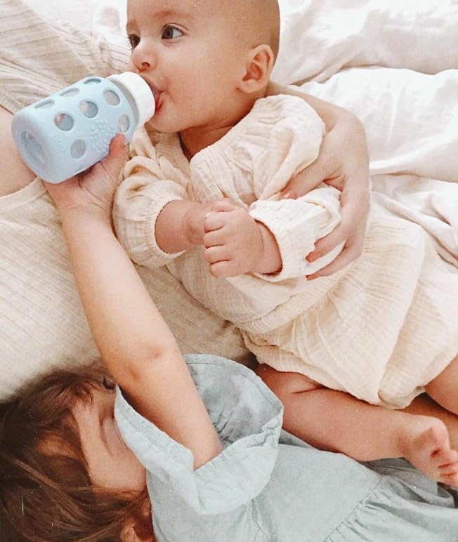 Lifefactory 4-Ounce Glass Baby Bottle with Stage 1 Nipple and Protective Silicone Sleeve Lavender (LF110016C4)