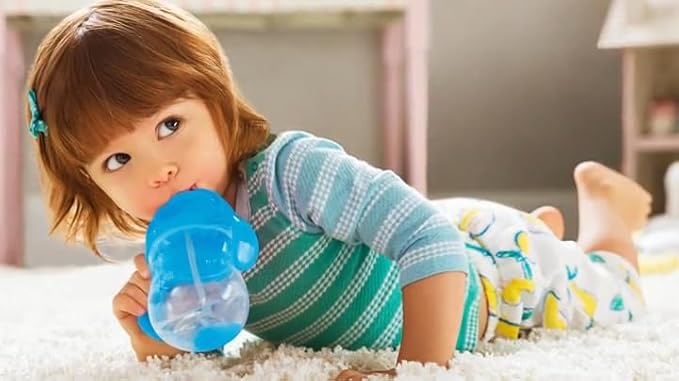Munchkin Weighted Straw Sippy Cups for Toddlers 7oz, Leak Proof, Easy to Hold-Great toddler cups with straws, Supports Straw-use Education, Straw Cups (Pink/Blue)