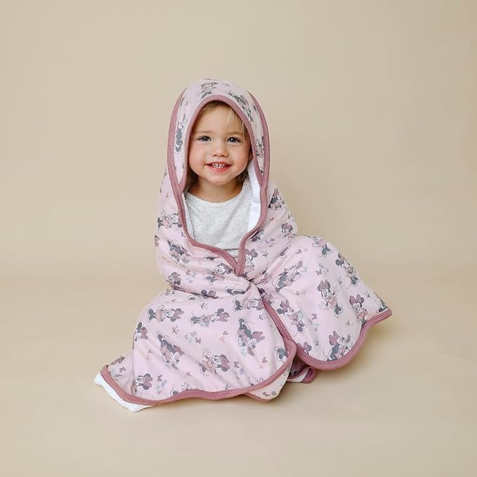 Copper Pearl Premium Knit Hooded Bath Towel Minnie Mouse