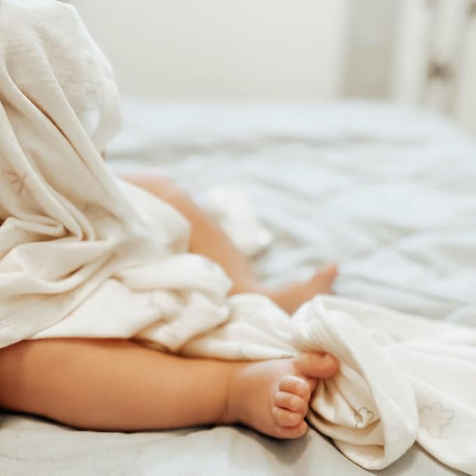 Woolino Baby Swaddle Blanket, 100% Merino Wool Receiving Blanket for Boys & Girls, Swaddles for Newborns 0-3 Months, Sheep