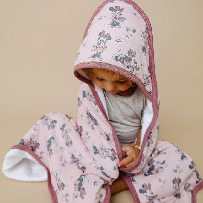 Copper Pearl Premium Knit Hooded Bath Towel Minnie Mouse