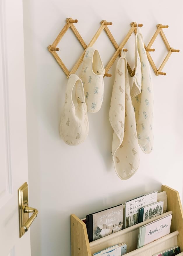 Oilo Burp Cloth 2-Pack Set, Large (12" X 22"), Organic Premium Cotton 4-Way Muslin, Luxuriously Soft, Super Absorbent, & Durable, Machine Washable, Bunny & Lily Flowers