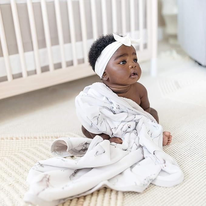 Oilo Baby Blanket, Luxury Soft Plush Chenille Backing & Organic Cotton Jersey Print, Double Layered, 30" x 40", Rolled Jersey Edge Trim, Machine Washable, Perfect for Infant or Toddlers, Llama