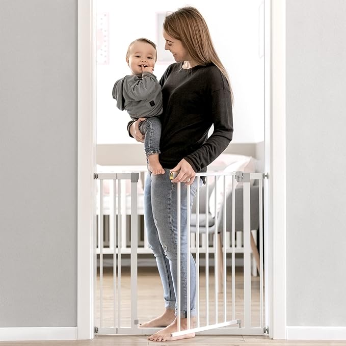 Hauck 59728 Open N Stop KD Pressure Fit Baby & Pet Safety Gate w/3.5" Extension, Accommodates 33 to 35" Wide Home Doorway, Stairway, or Hallway, White