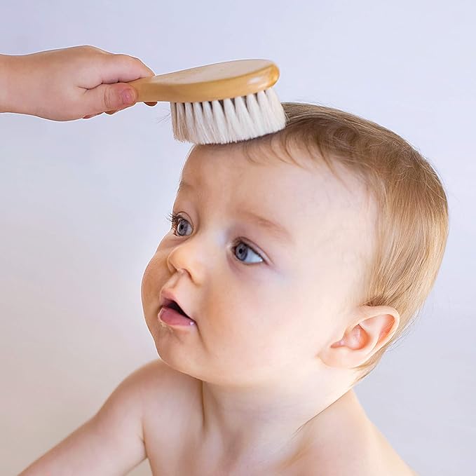 green sprouts Sprout Ware & Silicone Cradle Cap Brush & Comb, Adult Use Only, Plant-Plastic, Tested for Hormones