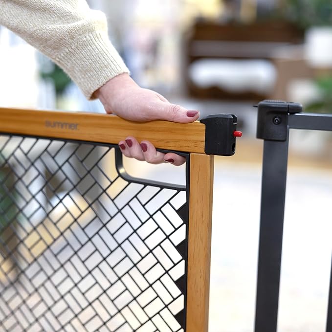Ingenuity Ingenuity Thruway 60XW Series Extra Wide Safety Pet&Baby Gate,30"-60" Wide,26" Tall,Pressure or Hardware Mounted,Install Wall to Wall in Doorway or Stairway?“Honey Oak Stained Wood&Metal