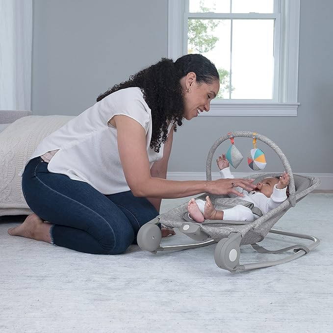 Summer Infant 2-in-1 Bouncer & Rocker Duo (Light Gray Tweed) Convenient and Portable Rocker and Bouncer for Babies Includes Soft Toys and Soothing Vibrations