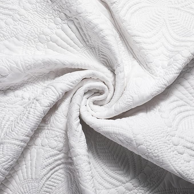PEACELOVER Embossed Neutral Baby Quilt Durable, Lightweight Baby Blankets Four Seasons for Personlized Monogram Cotton Quilted Blanket Toddler Quilt for Boys and Girls 46x36 Inches (White & Navy)